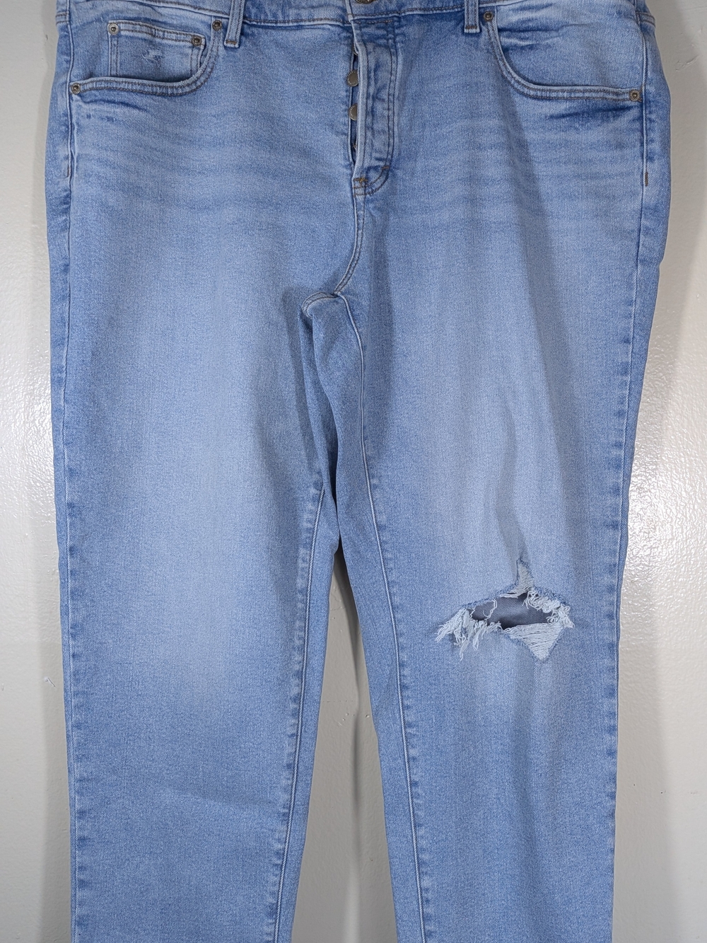 Universal Thread Womens Jeans Skiny Sz 20  Light Blue Distressed Casual